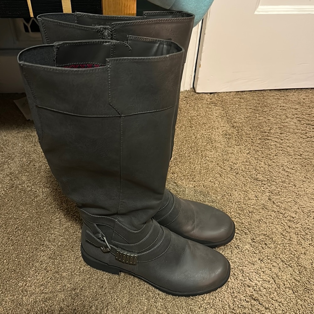 White stag boots